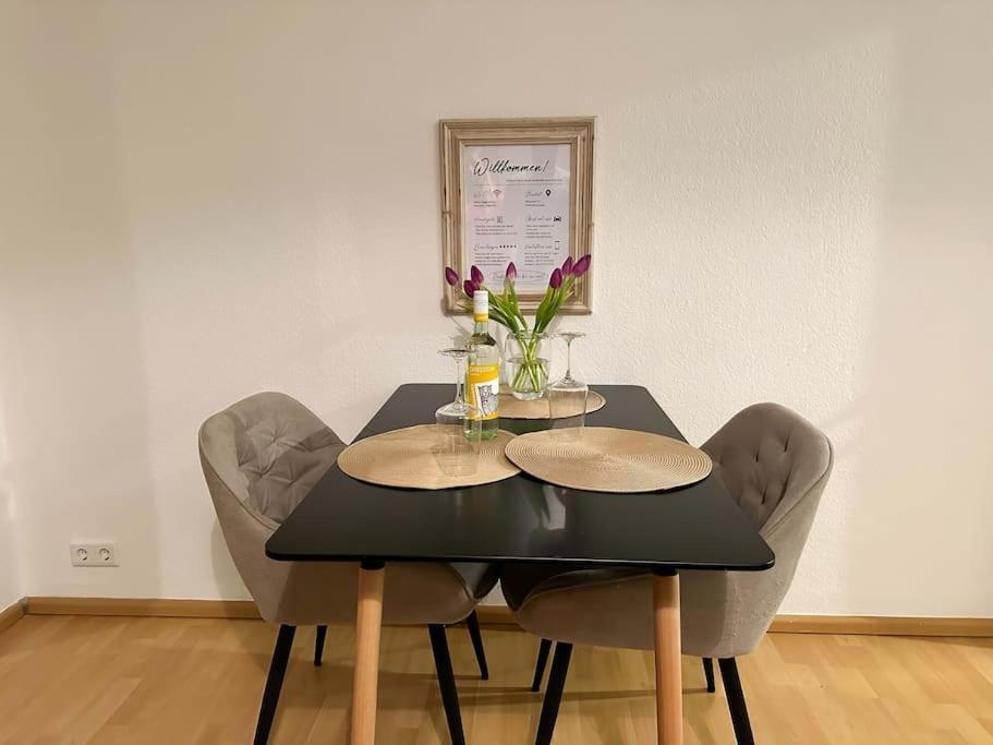 Gemuetliche 2-Zimmer Wohnung Im Zentrum Neumünster Esterno foto